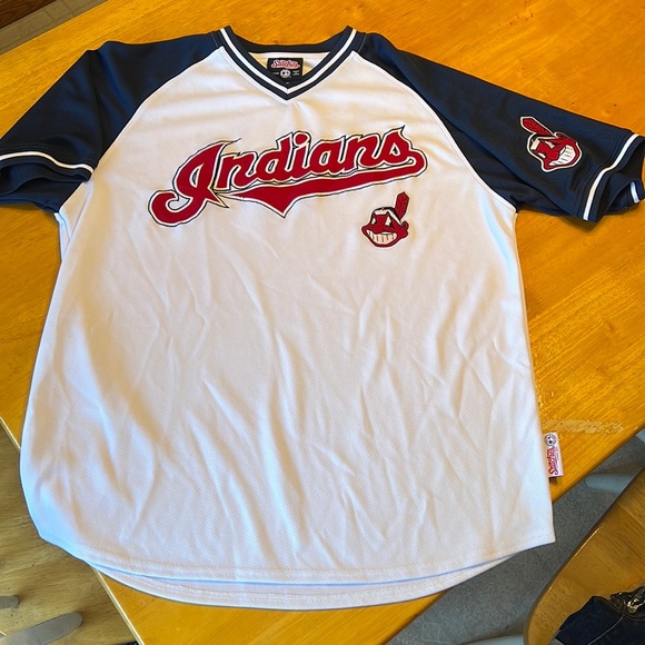 Stitches Other - Men's Cleveland Indians Stitches v-neck team Jersey
